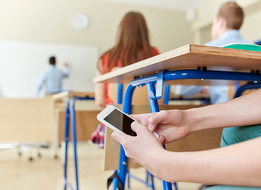 Opinion: Ban phones in classrooms? Not so fast